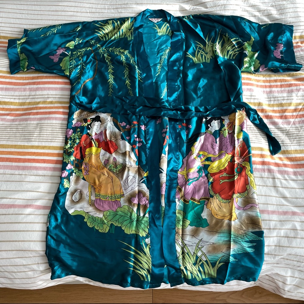 Kimono robe